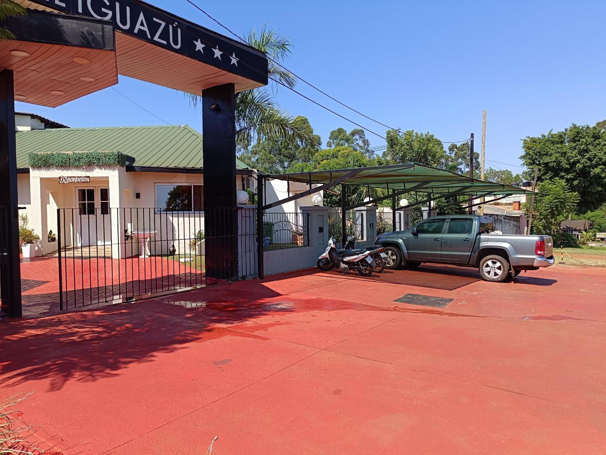 Altos Del Iguazu Hotel ปูแอร์โตอีกวาซู ภายนอก รูปภาพ