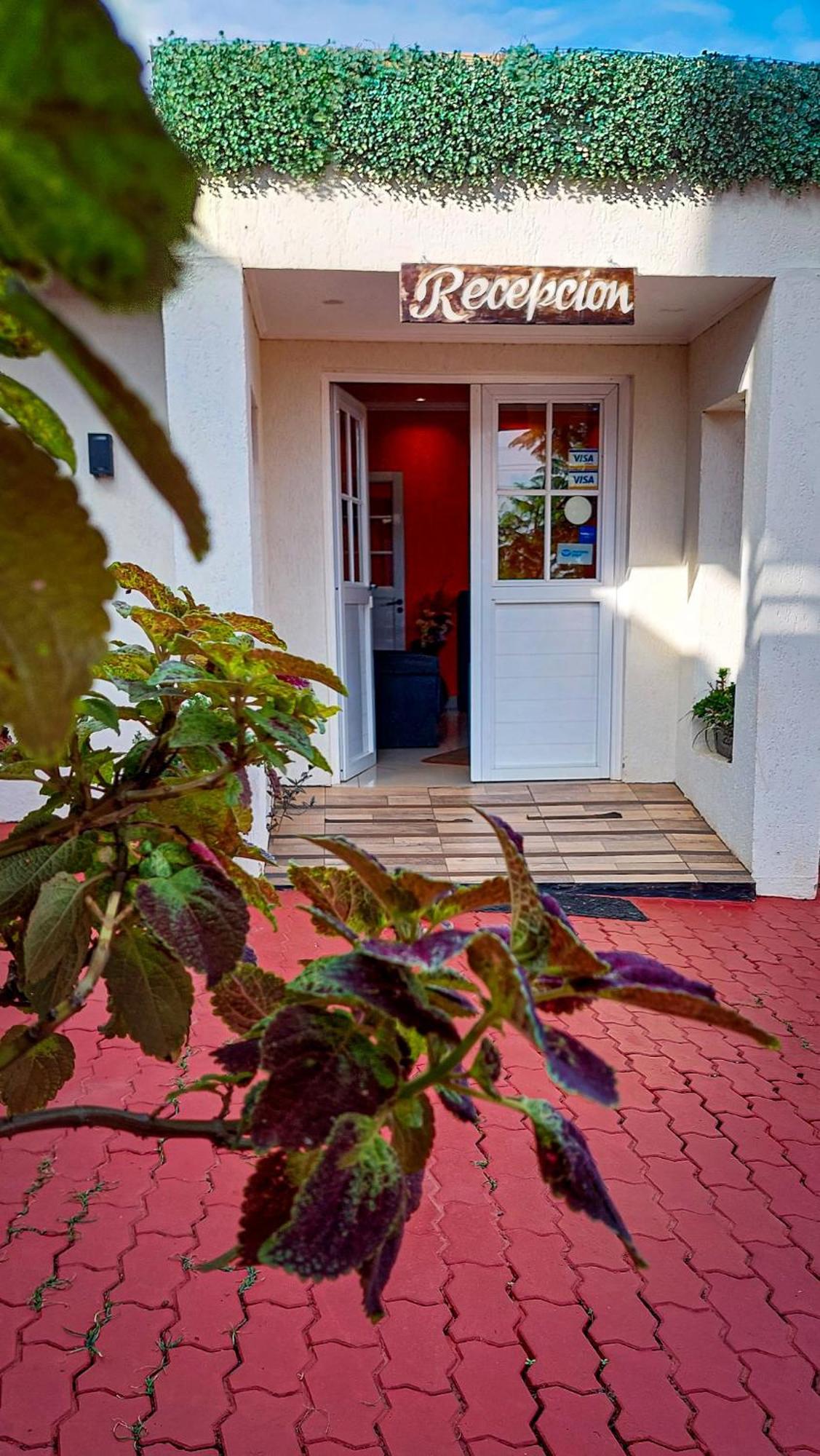 Altos Del Iguazu Hotel ปูแอร์โตอีกวาซู ภายนอก รูปภาพ